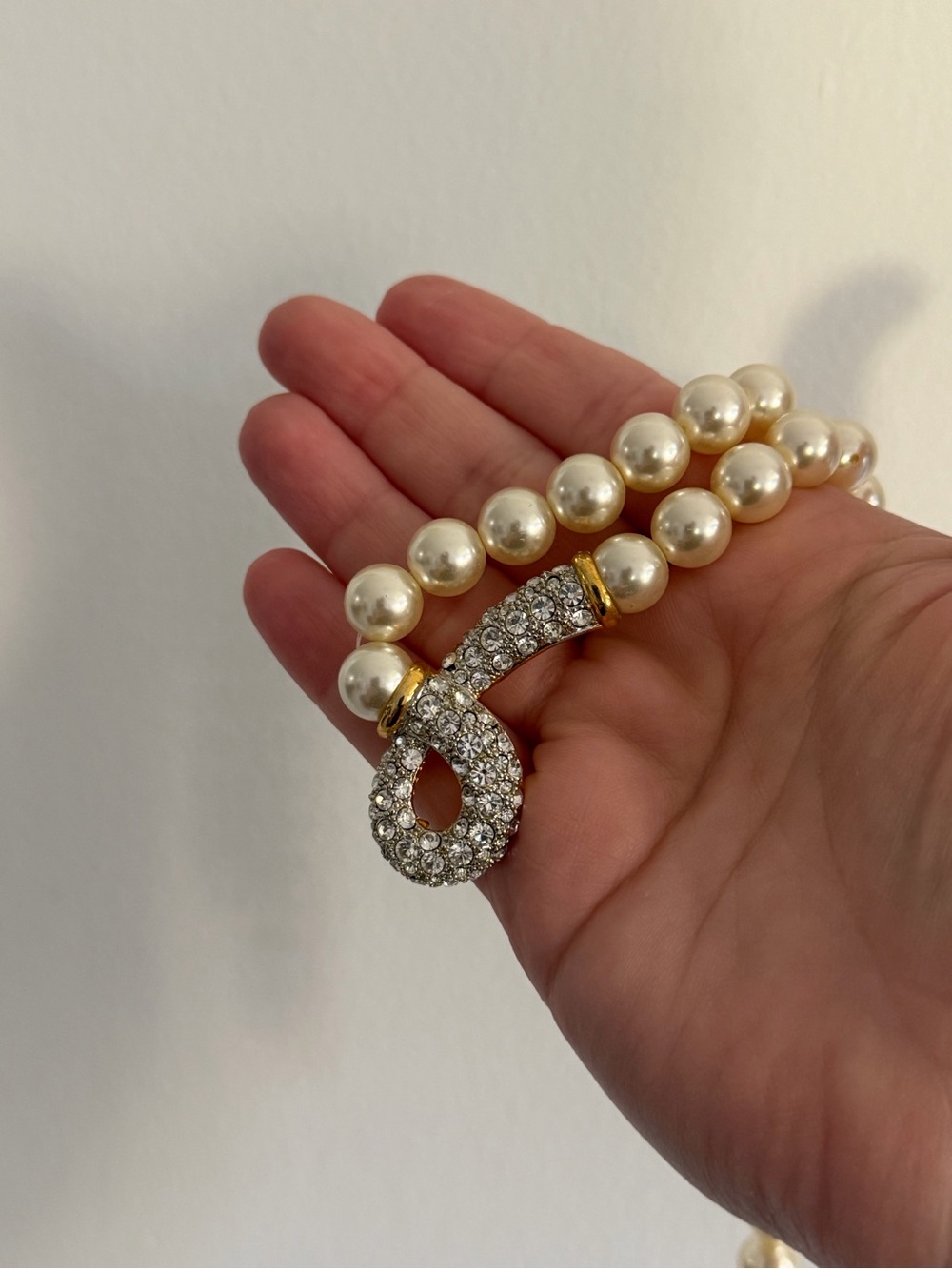 Pearl Necklace with Rhinestone Loop - Picture 6 of 9